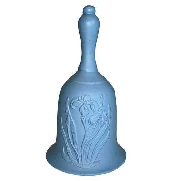 Vintage Handcrafted 3D Floral Bell - Picture 1 of 5